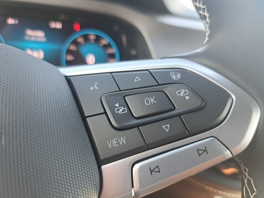 New 2026 Volkswagen Atlas Cross Sport SE image 13