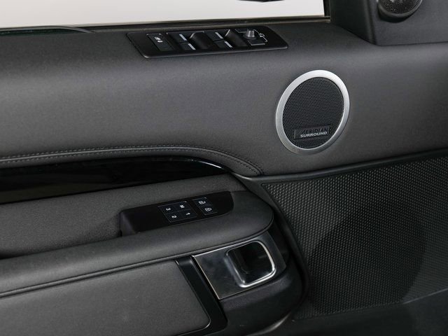 Used 2025 Land Rover Discovery S image 26