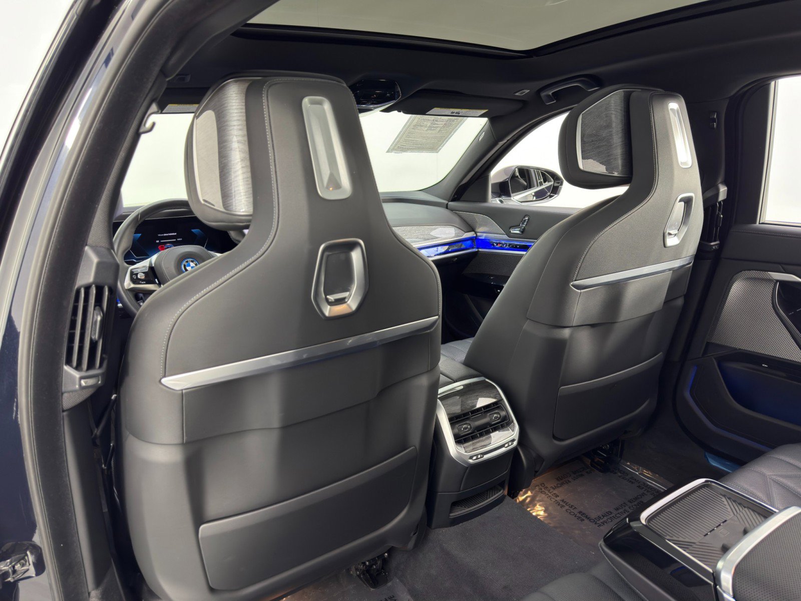 Used 2024 BMW i7 eDrive50 w/ Premium Package image 46