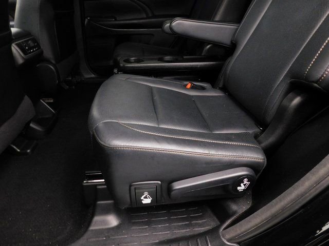 Used 2018 Toyota Highlander Limited image 28