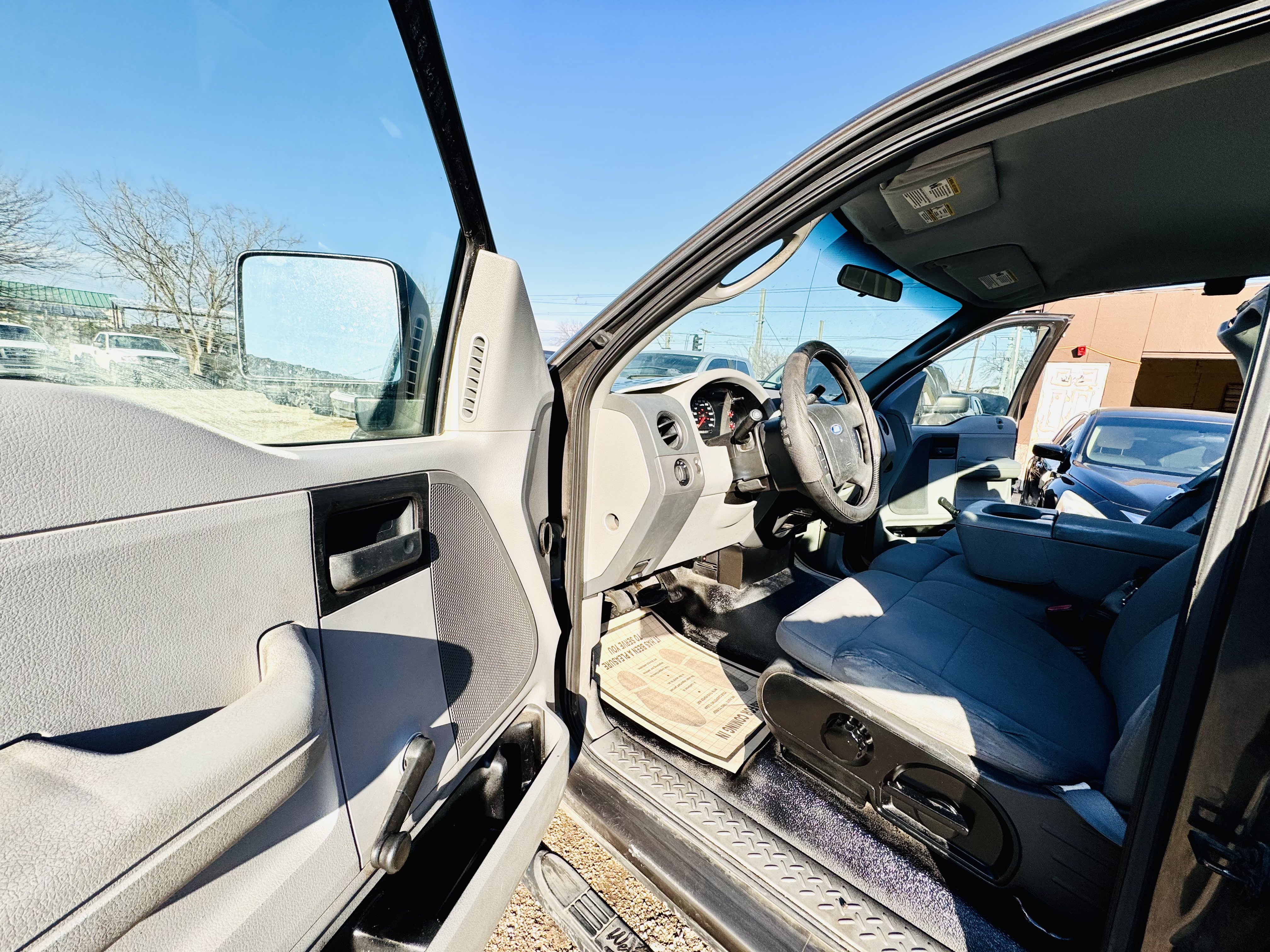 Used 2005 Ford F150 XL image 21