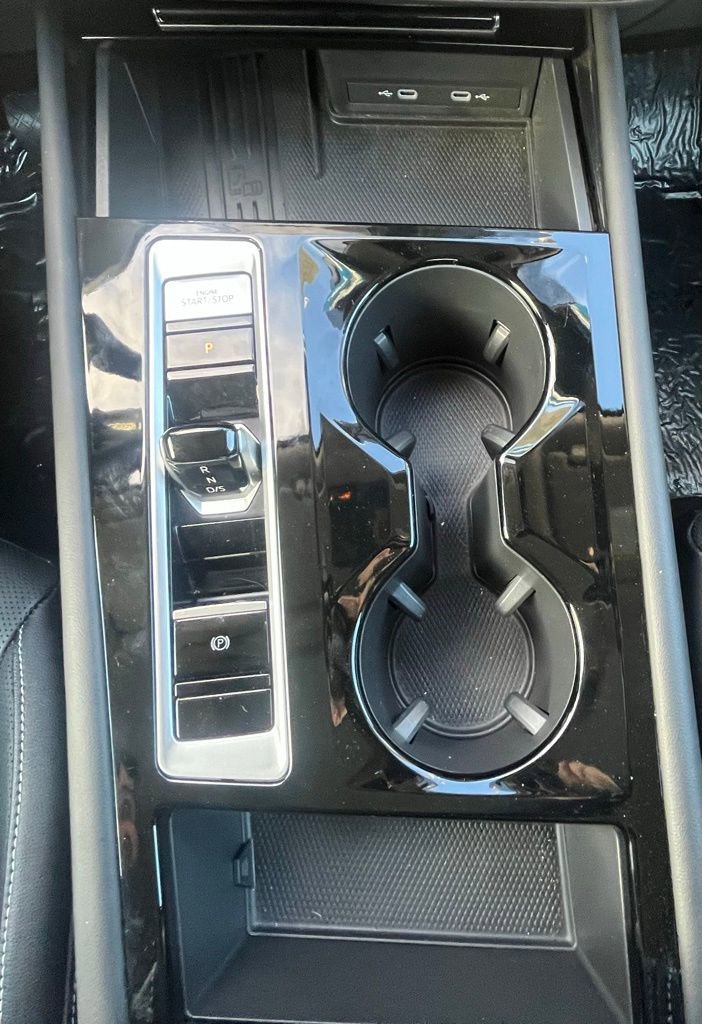 Certified 2025 Volkswagen Atlas SEL AWD/4WD image 14