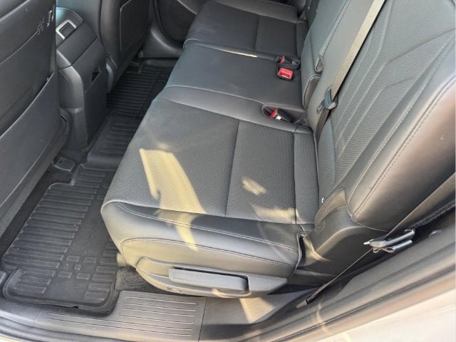 Used 2025 Hyundai Santa Fe SEL AWD/4WD image 9