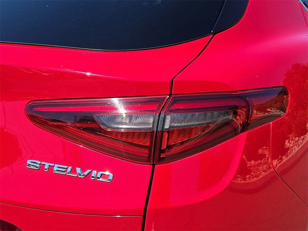 Used 2021 Alfa Romeo Stelvio Sprint w/ Sun & Sound Package image 11