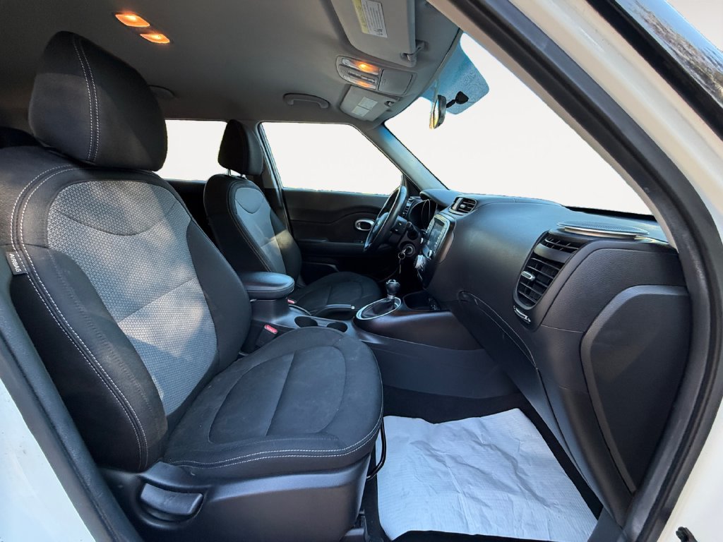 Used 2018 Kia Soul + FWD image 12