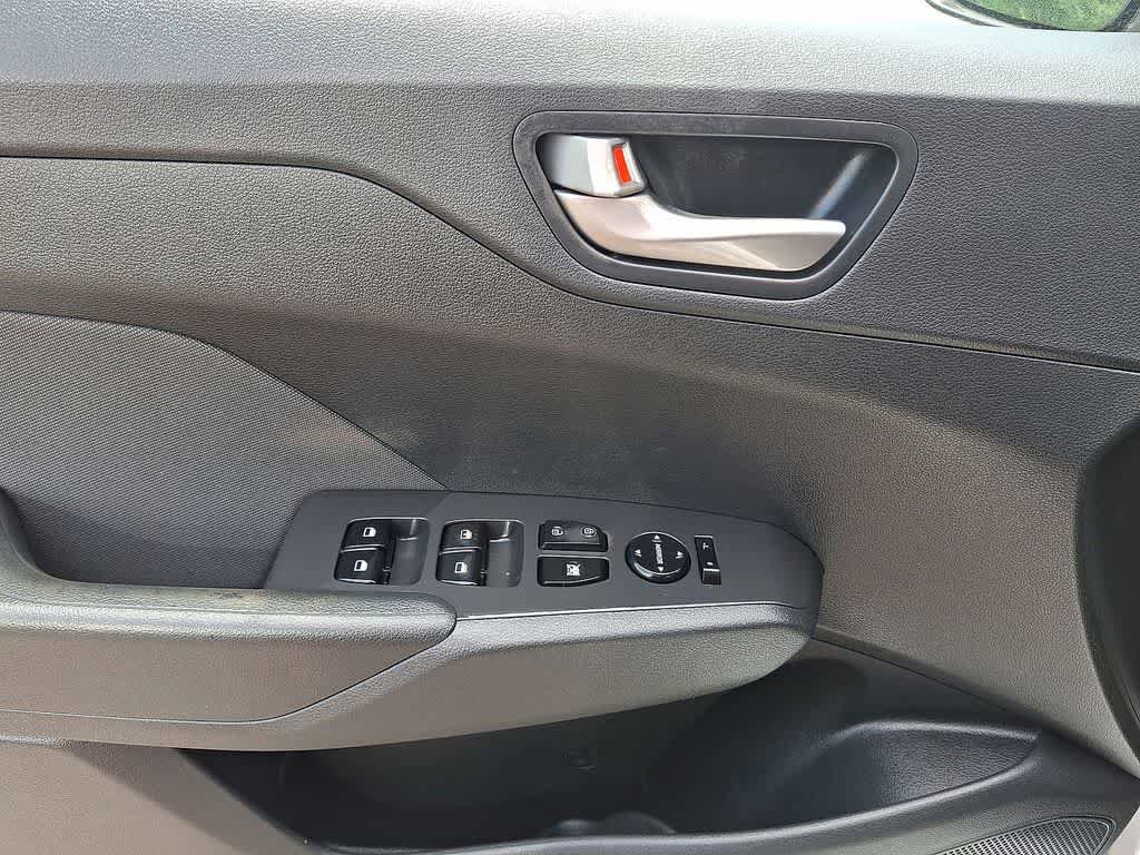 Used 2019 Hyundai Accent SE FWD image 10