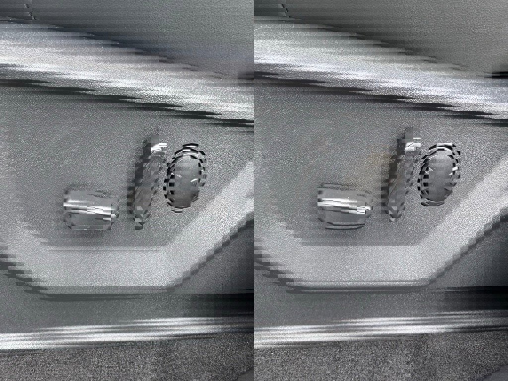 New 2025 Ford Expedition Active image 22