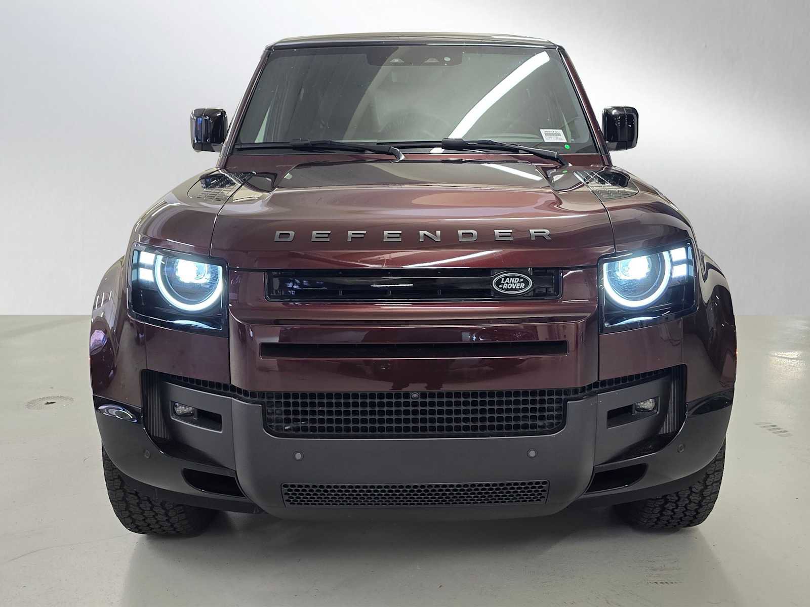 New 2026 Land Rover Defender 130 X-Dynamic SE image 8