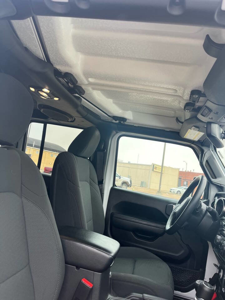 Used 2022 Jeep Gladiator Sport image 19