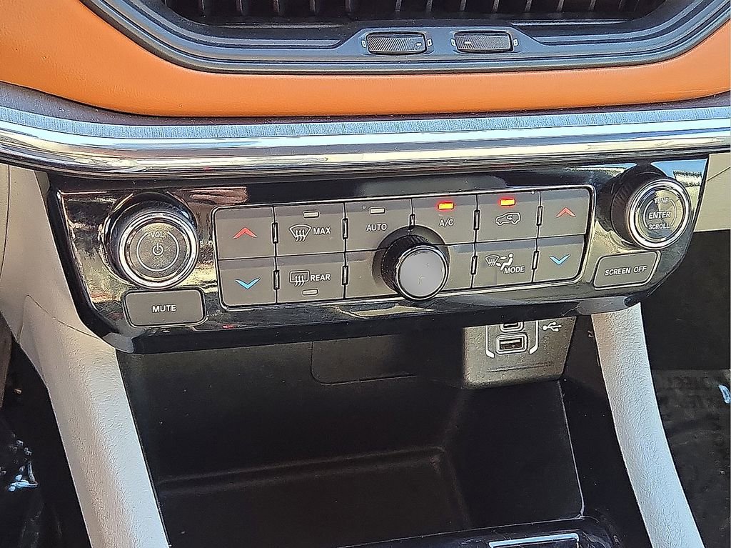 Used 2023 Jeep Compass Limited image 27