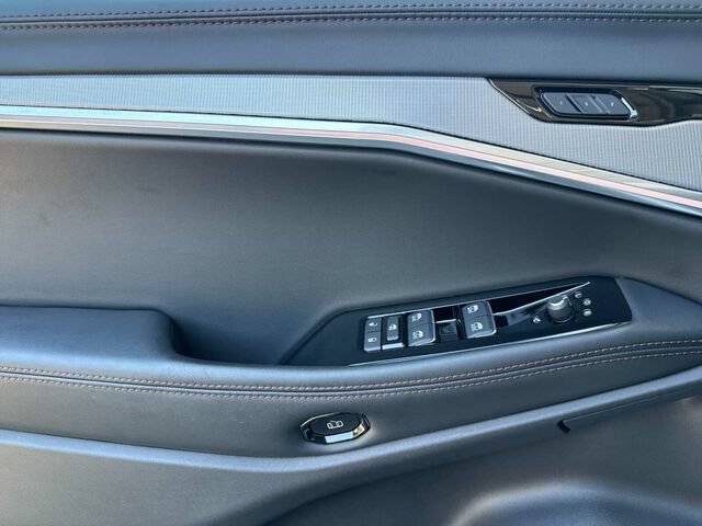 Used 2025 Jeep Wagoneer S Launch Edition AWD/4WD image 13