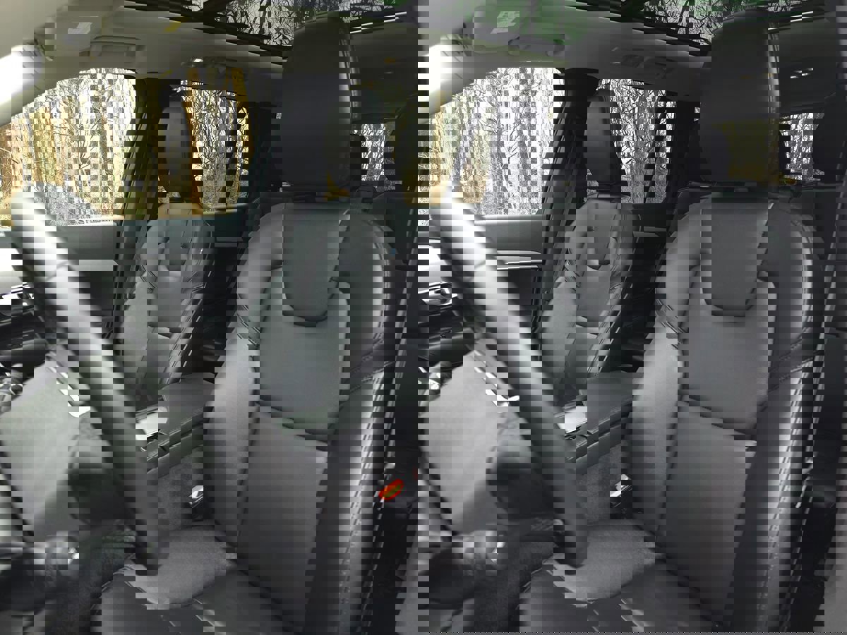 Used 2024 Volvo XC90 B5 Core w/ Climate Package image 13