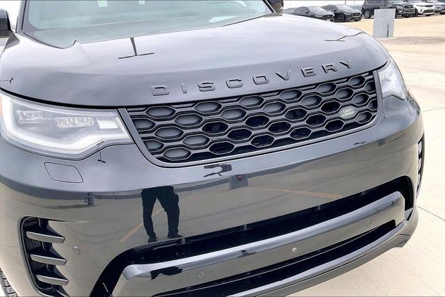 Used 2025 Land Rover Discovery Dynamic SE image 34