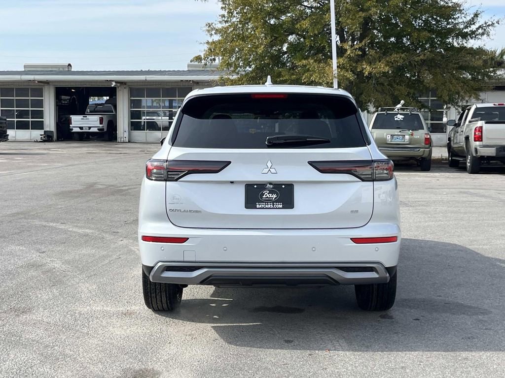 New 2026 Mitsubishi Outlander SE FWD image 4