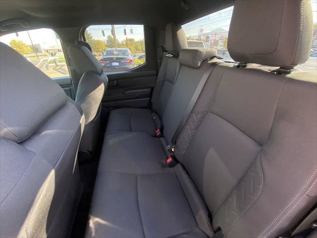 Certified 2025 Toyota Tacoma SR5 AWD/4WD image 21