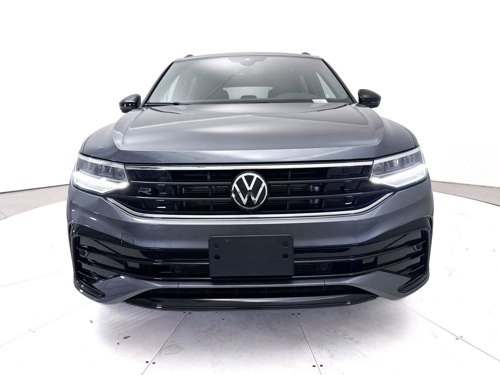 Used 2024 Volkswagen Tiguan SE R-Line AWD/4WD image 13