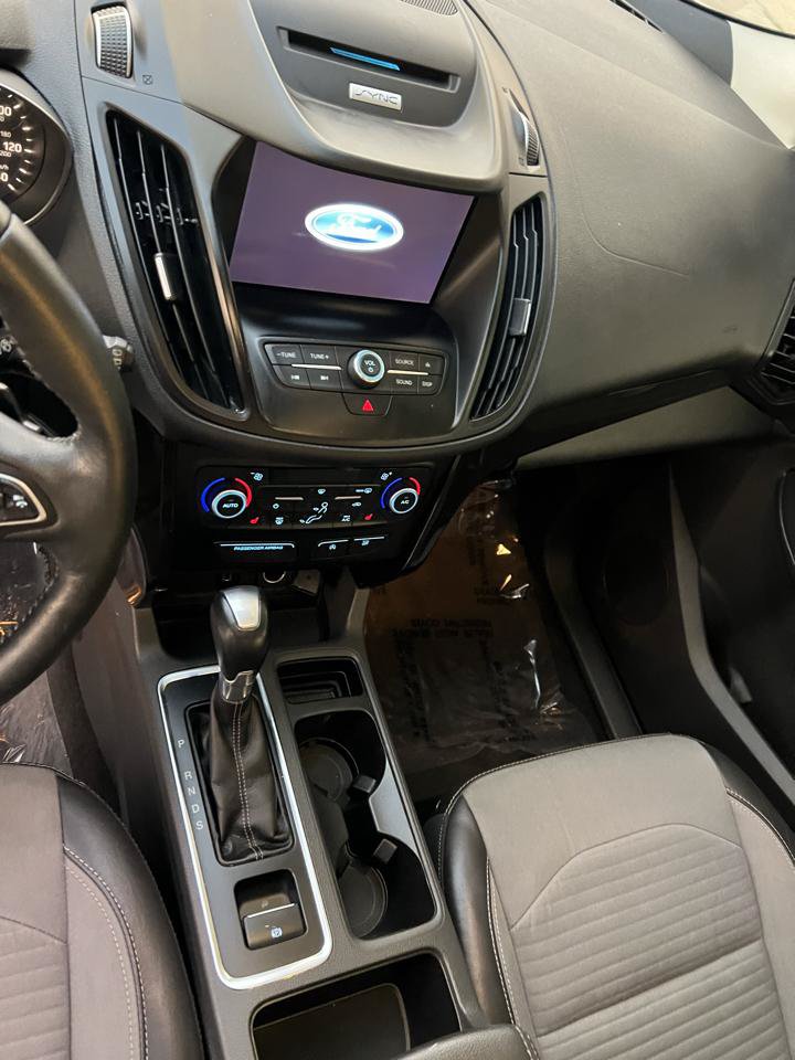 Used 2018 Ford Escape SE w/ SE Sport Appearance Package FWD image 14