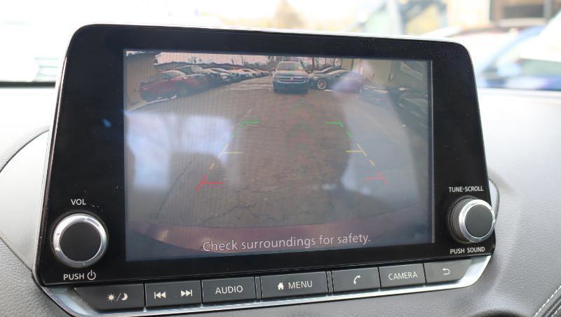 Used 2020 Nissan Sentra SV image 11