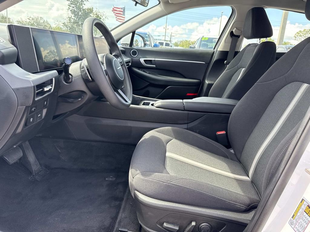 Used 2025 Hyundai Sonata SEL FWD image 19