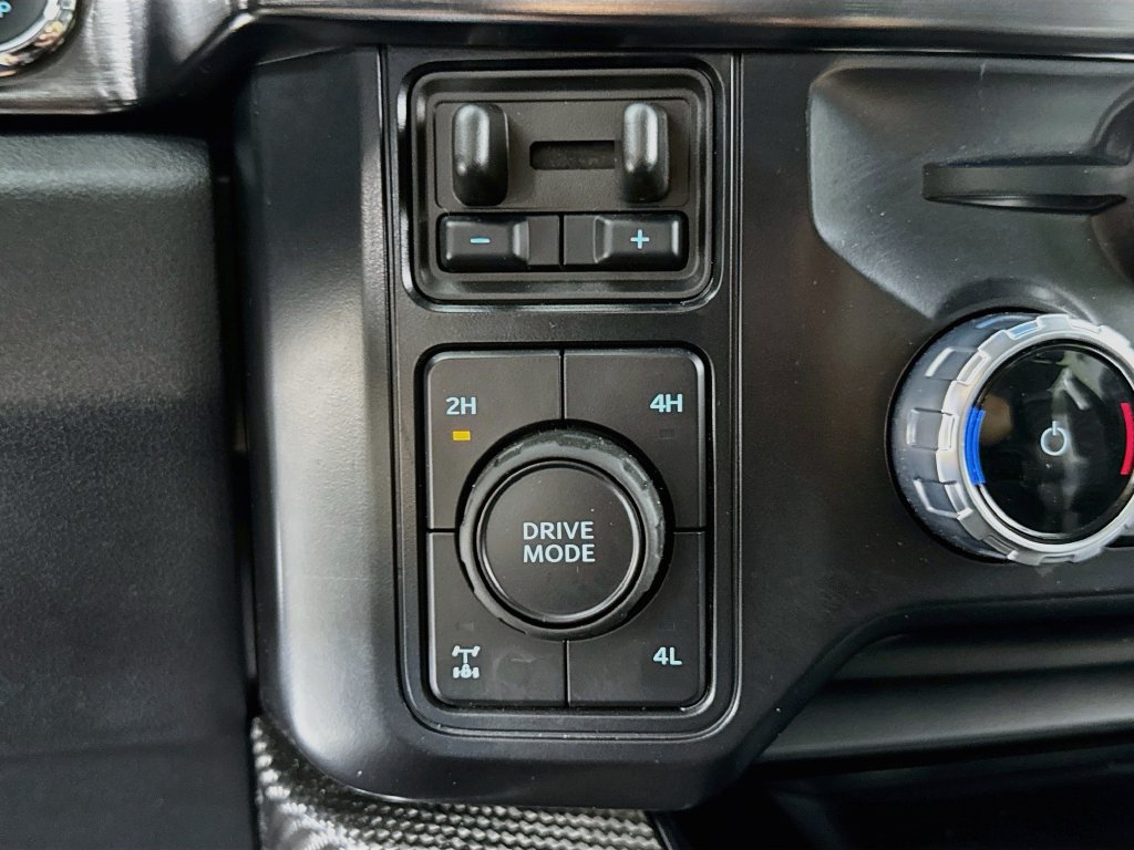 Used 2026 Ford F350 Lariat w/ Black Appearance Package AWD/4WD image 24