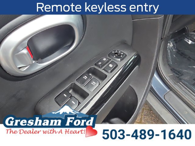 Used 2016 Kia Soul ! w/ Premium Package FWD image 12