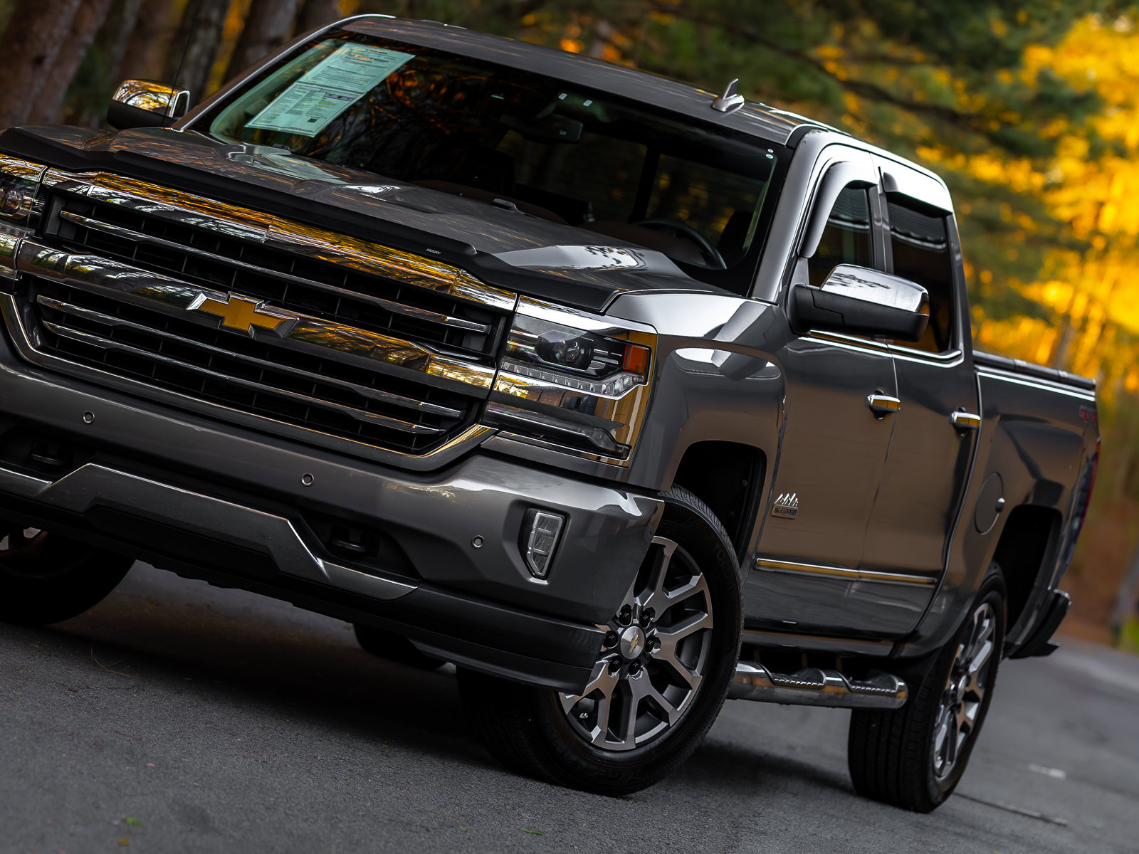 Used 2017 Chevrolet Silverado 1500 High Country image 22