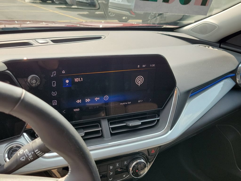 Used 2025 Chevrolet Trax LT w/ Driver Confidence Package FWD image 31