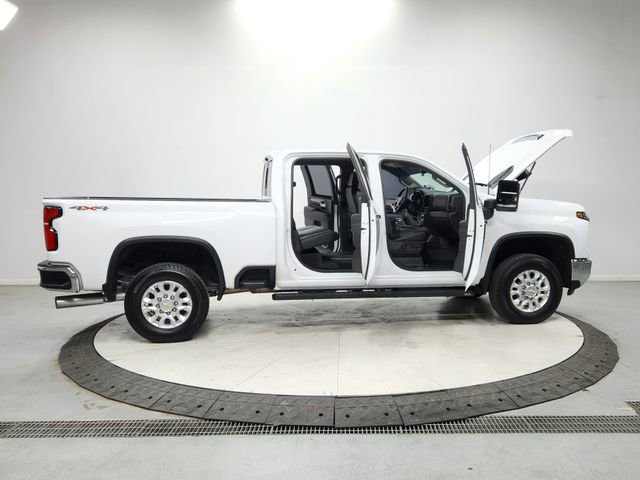 Used 2025 Chevrolet Silverado 2500 LTZ w/ LTZ Convenience Package image 16