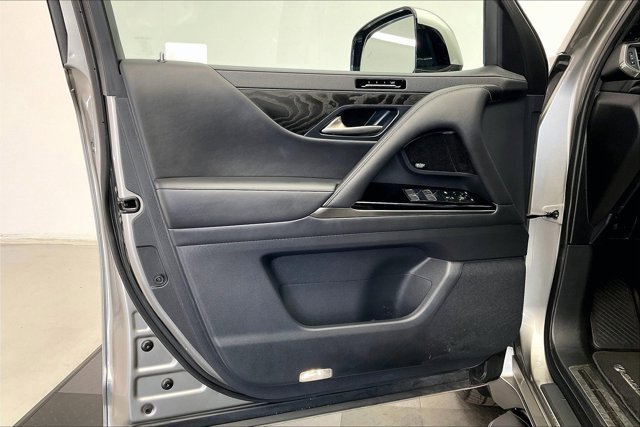 Used 2022 Lexus LX 600 4WD w/ Luxury Package image 26