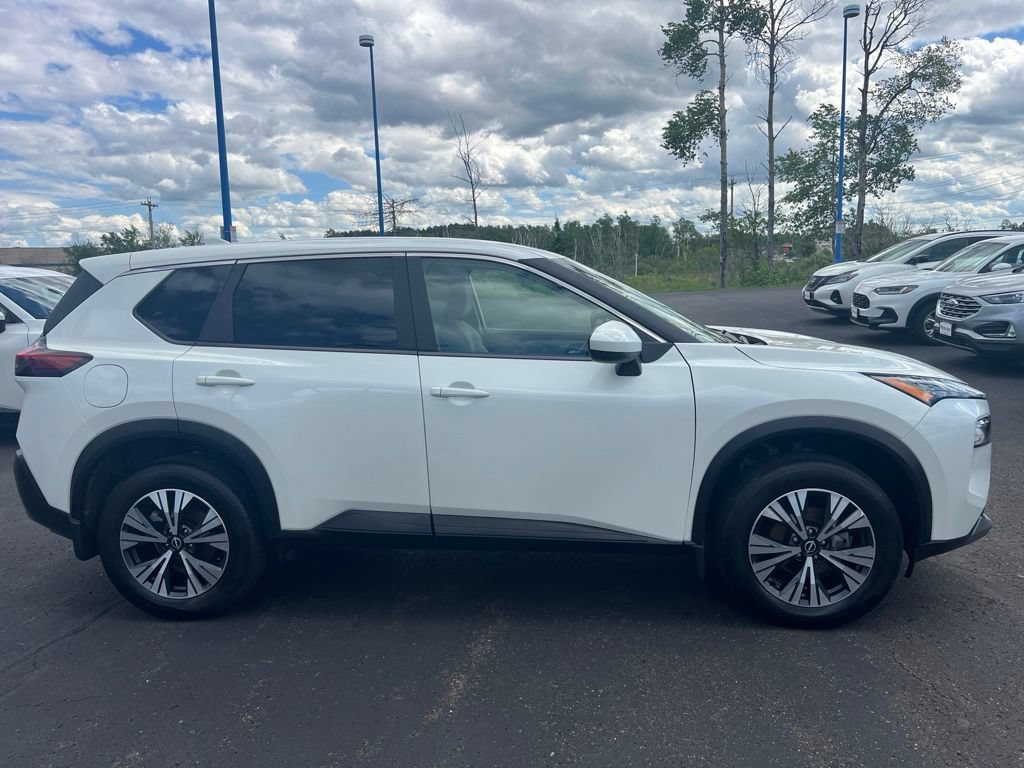 Used 2023 Nissan Rogue SV AWD/4WD image 4