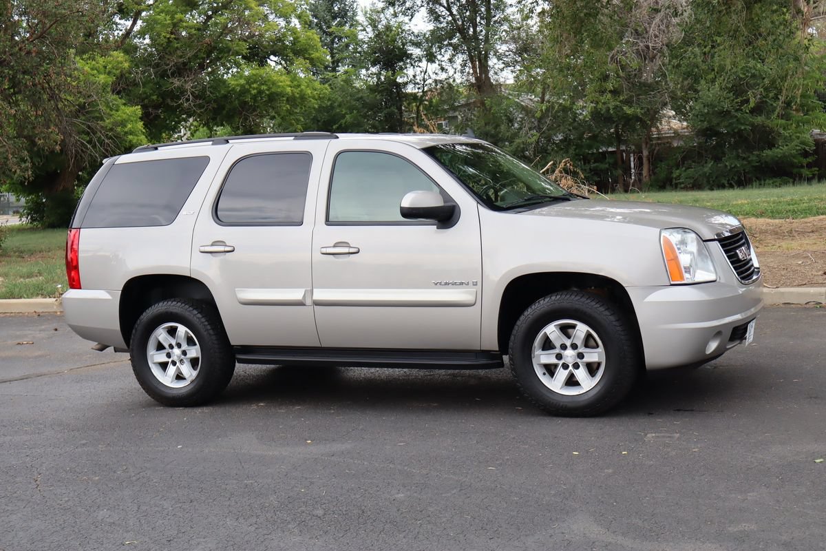 Used 2008 GMC Yukon SLT AWD/4WD image 2
