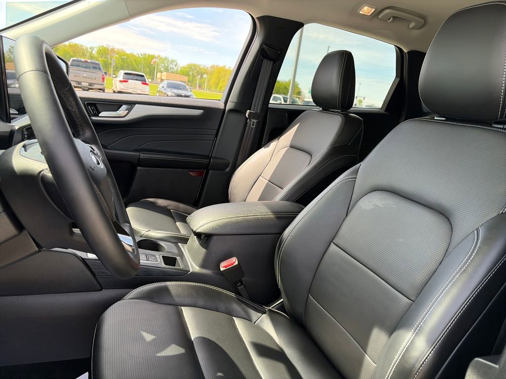 Used 2024 Ford Escape Platinum AWD/4WD image 18