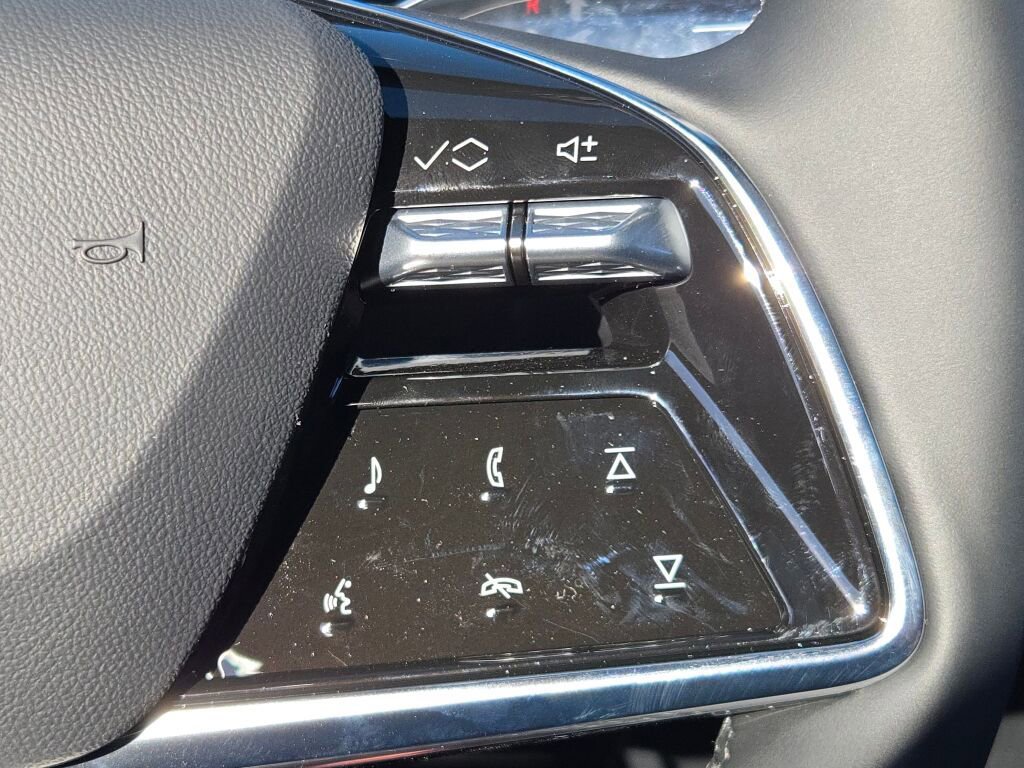 New 2026 Cadillac Lyriq Premium Luxury image 33