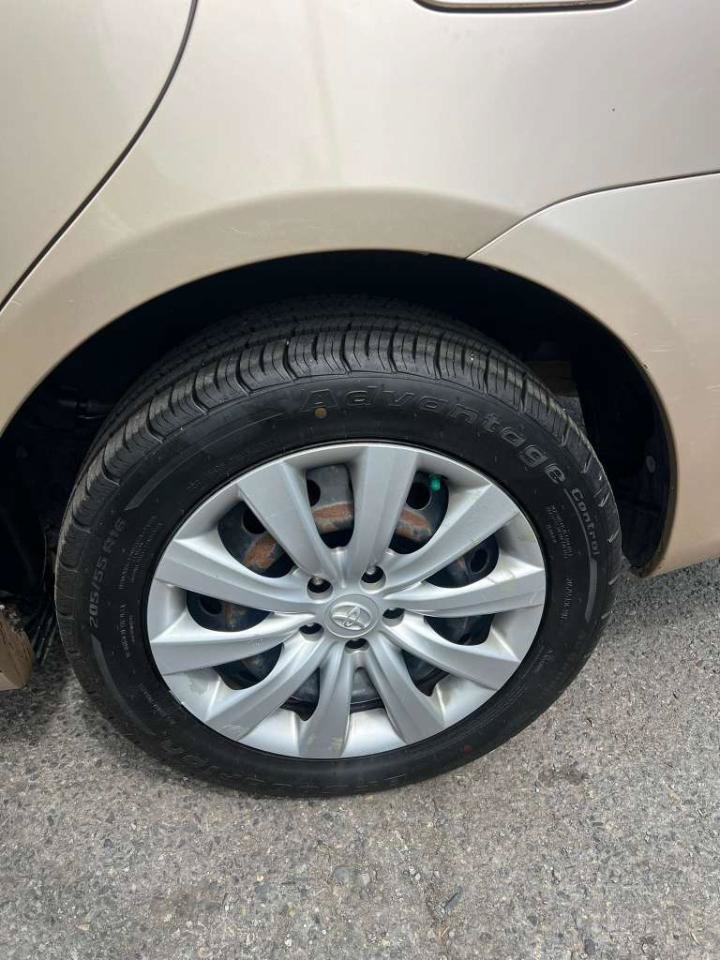 Used 2012 Toyota Corolla LE FWD image 12