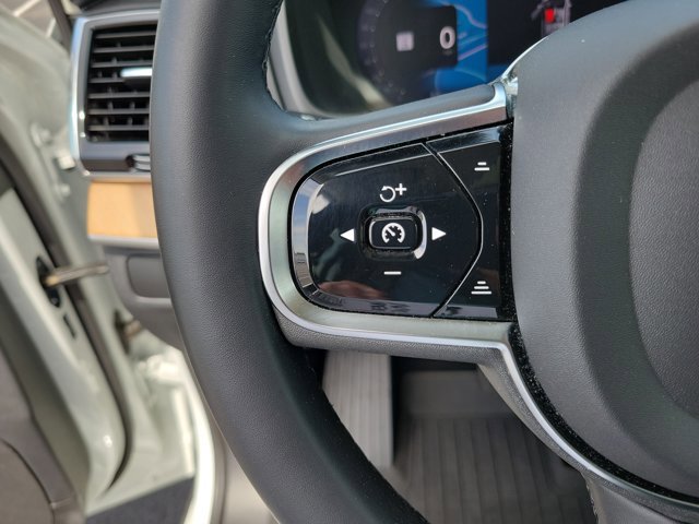 Used 2024 Volvo XC90 B5 Plus AWD/4WD image 22