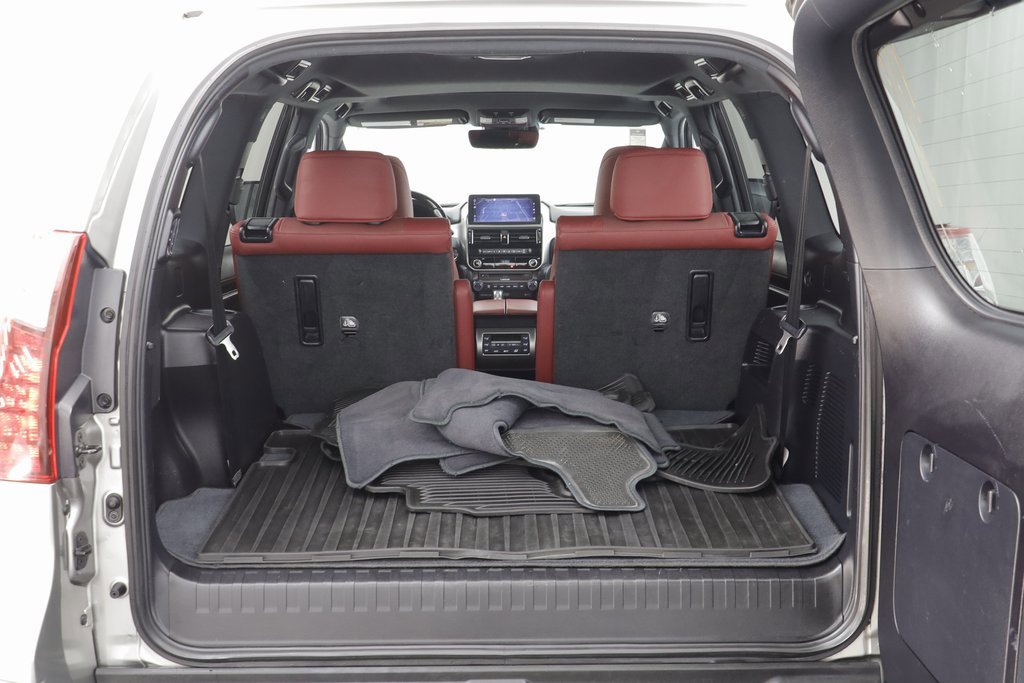 Used 2022 Lexus GX 460 Premium w/ Accessory Package image 19