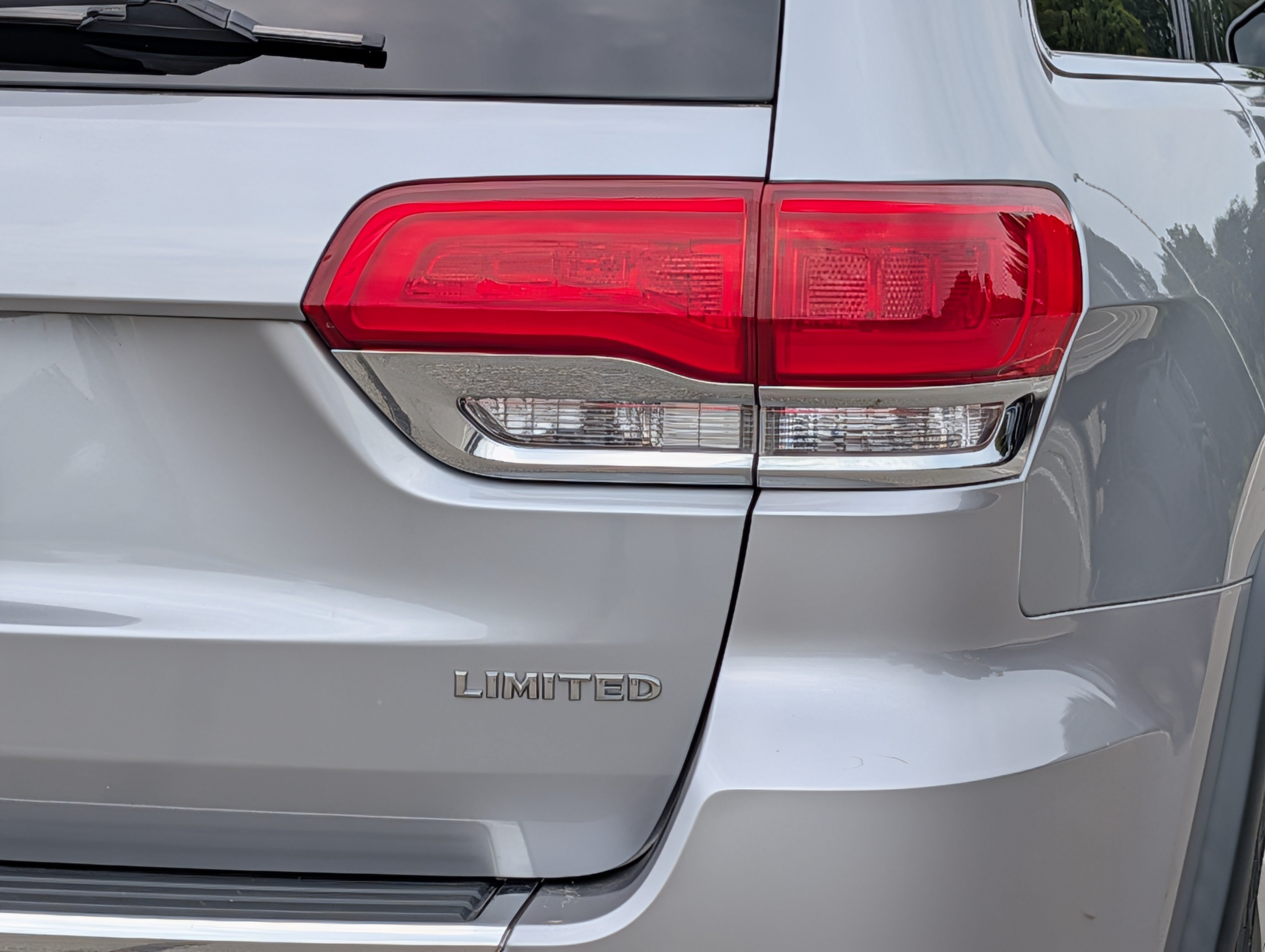 Used 2014 Jeep Grand Cherokee Limited w/ Trailer Tow Group IV AWD/4WD image 10