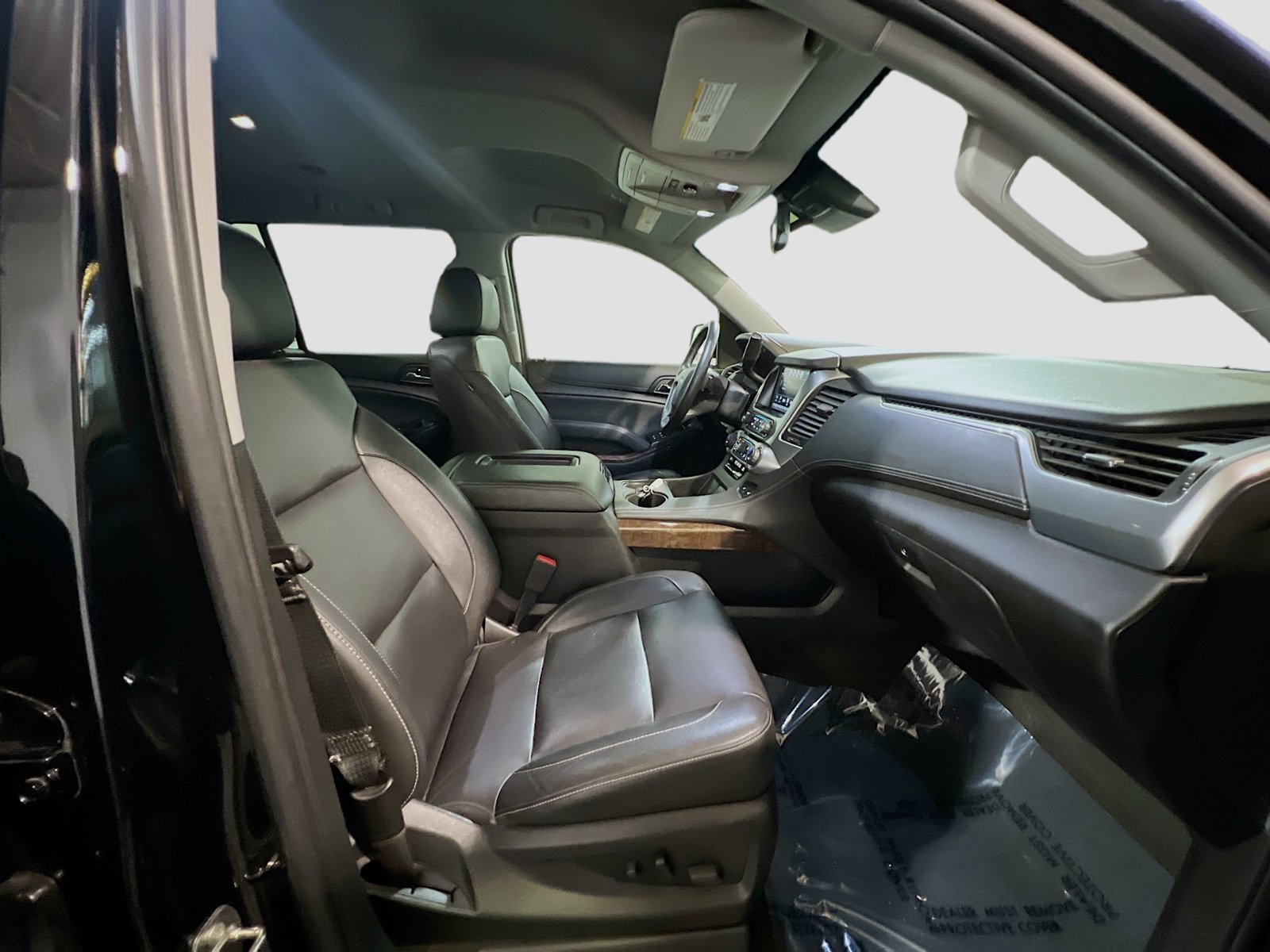 Used 2018 Chevrolet Suburban LT w/ Luxury Package RWD image 22