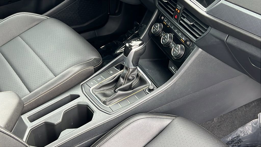 Certified 2024 Volkswagen Jetta SE image 11