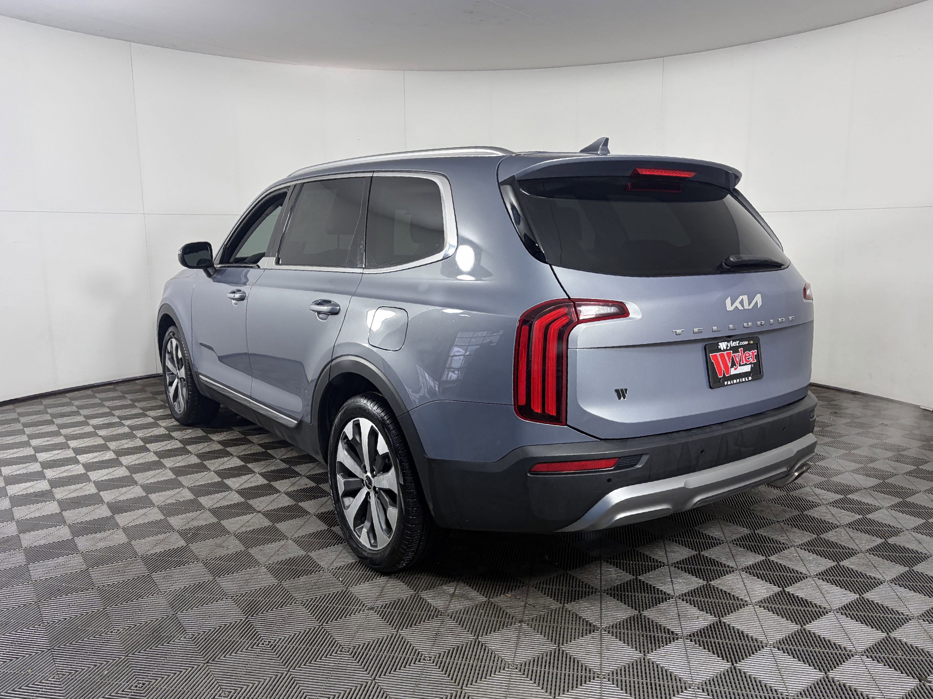 Used 2022 Kia Telluride EX w/ EX Premium Package image 15