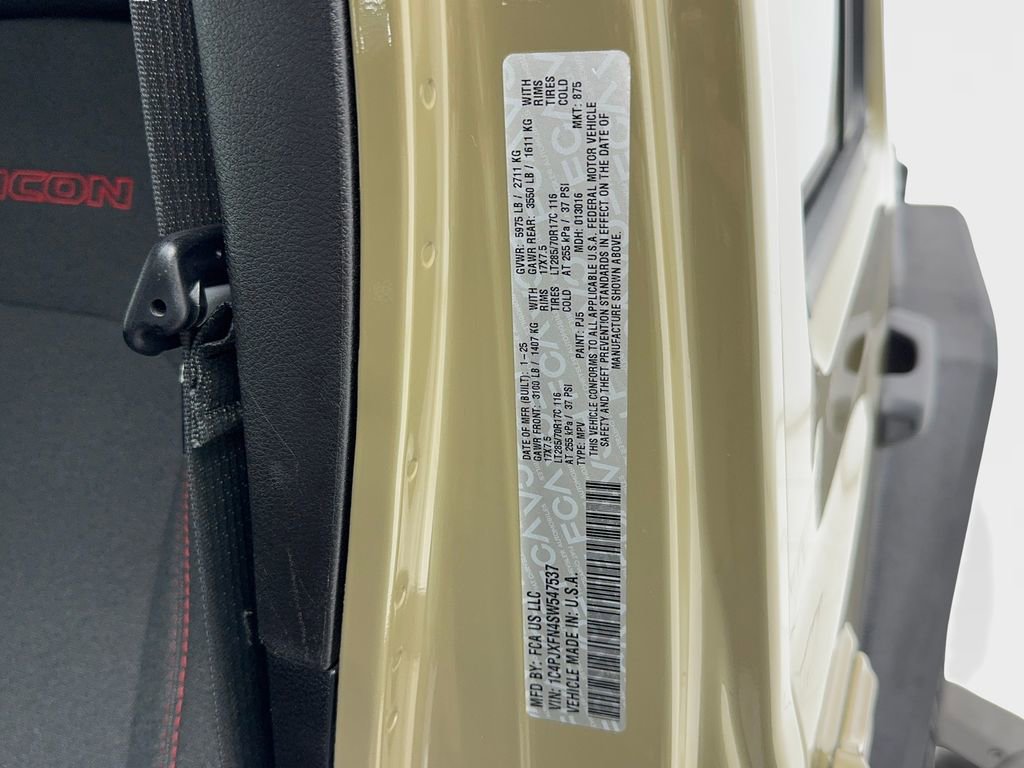 Used 2025 Jeep Wrangler Unlimited Rubicon image 60