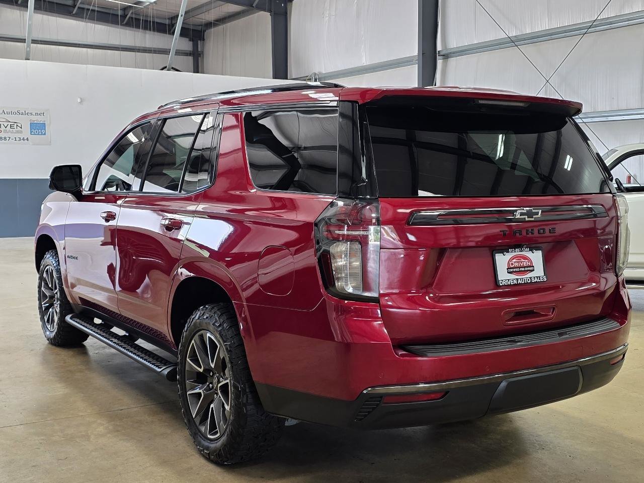 Used 2021 Chevrolet Tahoe Z71 w/ Luxury Package AWD/4WD image 6