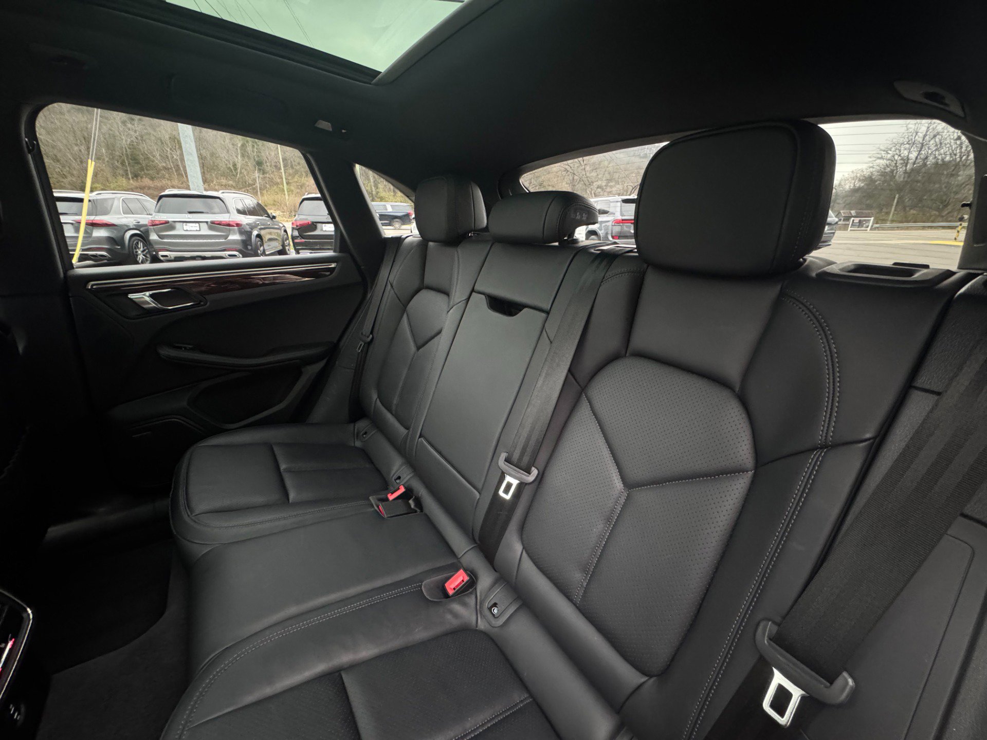 Used 2024 Porsche Macan image 45