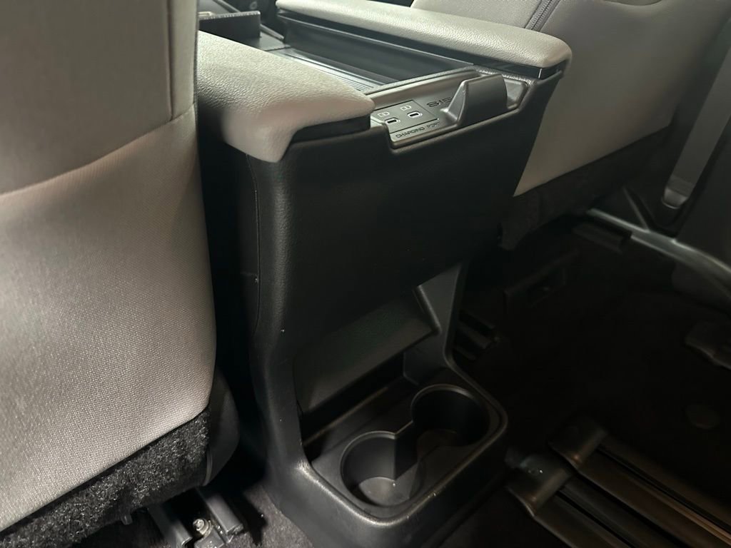 Used 2025 Toyota Sienna LE image 50