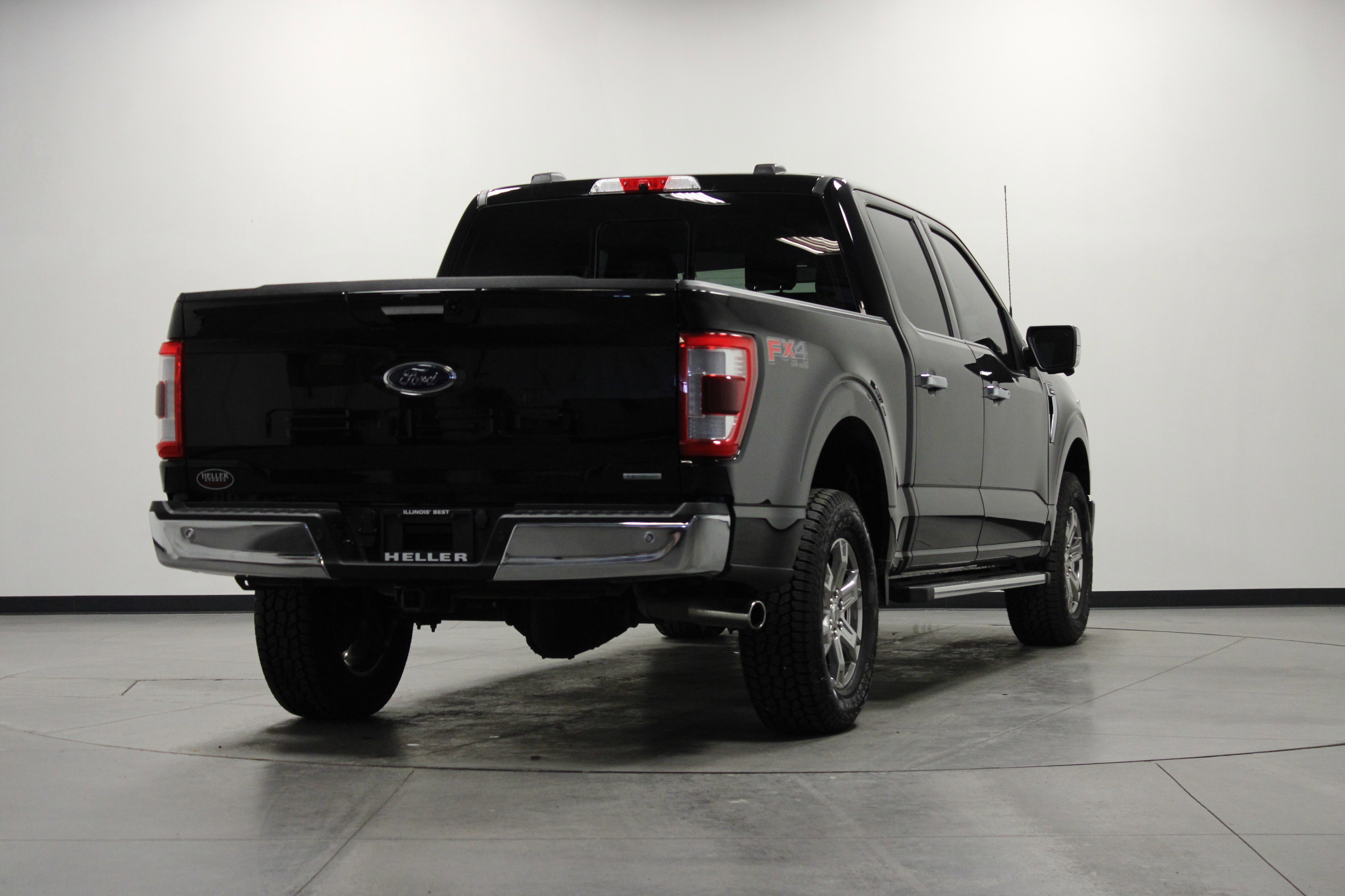 Used 2023 Ford F150 Lariat w/ Trailer Tow Package image 4