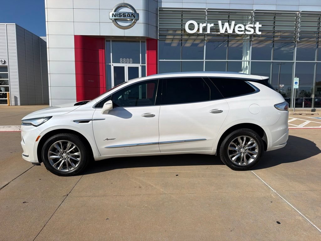 Used 2022 Buick Enclave Avenir w/ Avenir Technology Package FWD image 2