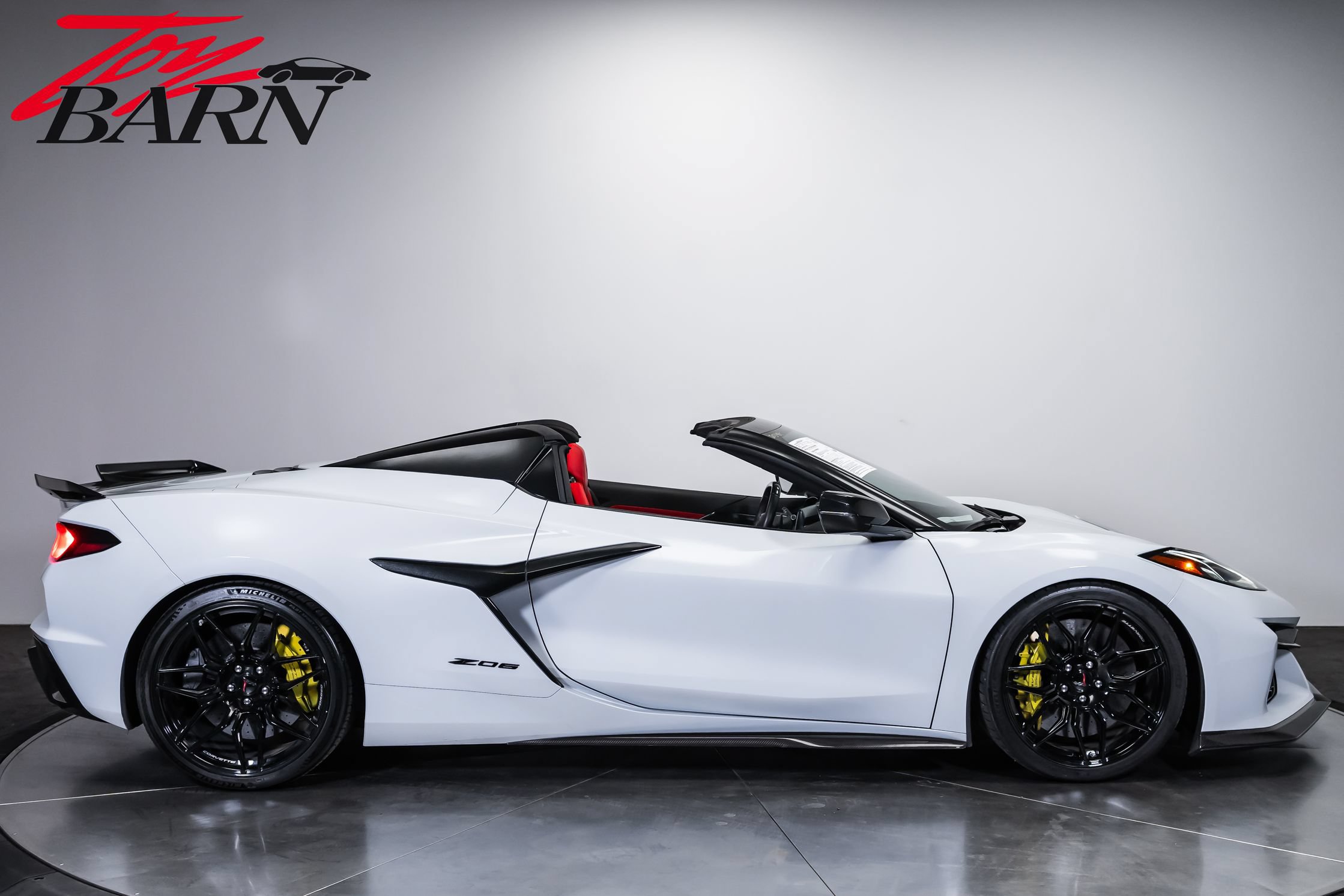 Used 2024 Chevrolet Corvette Z06 w/ Stealth Interior Trim Package RWD image 6