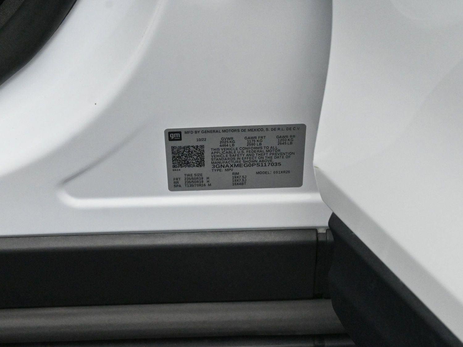 Used 2023 Chevrolet Equinox RS image 34