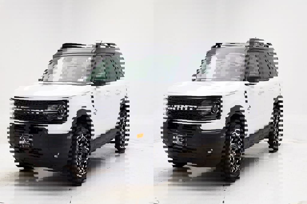 Used 2025 Ford Bronco Sport Outer Banks image 5