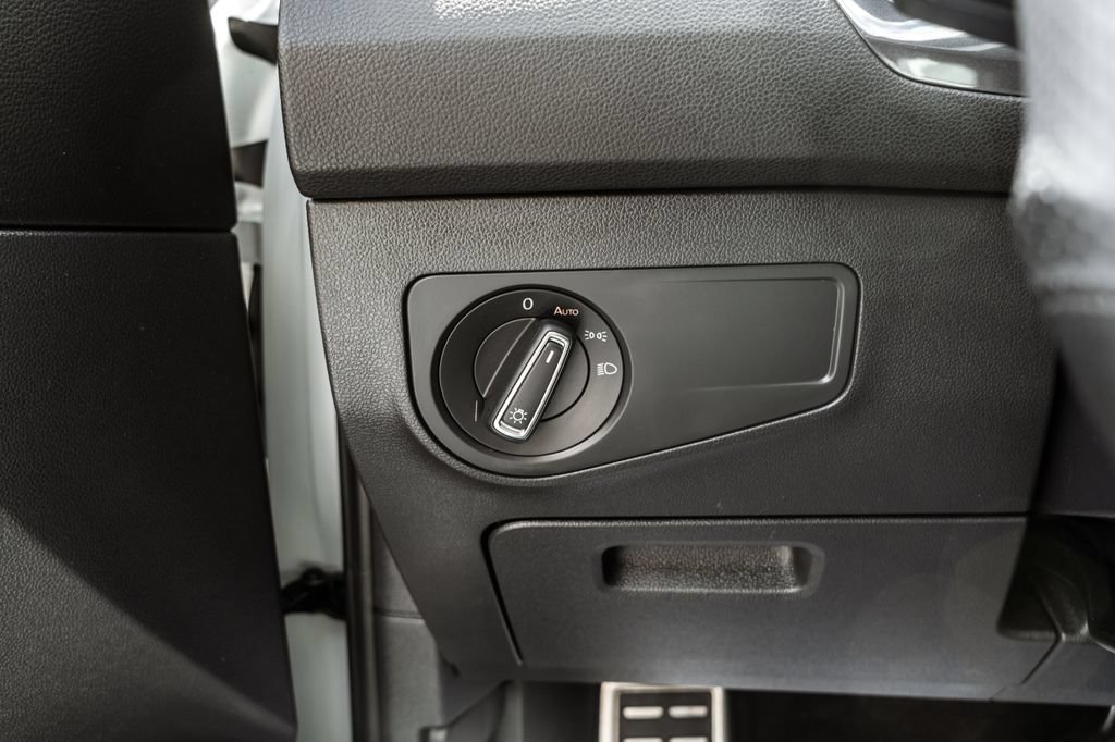 Used 2022 Volkswagen Tiguan SE R-Line AWD/4WD image 15